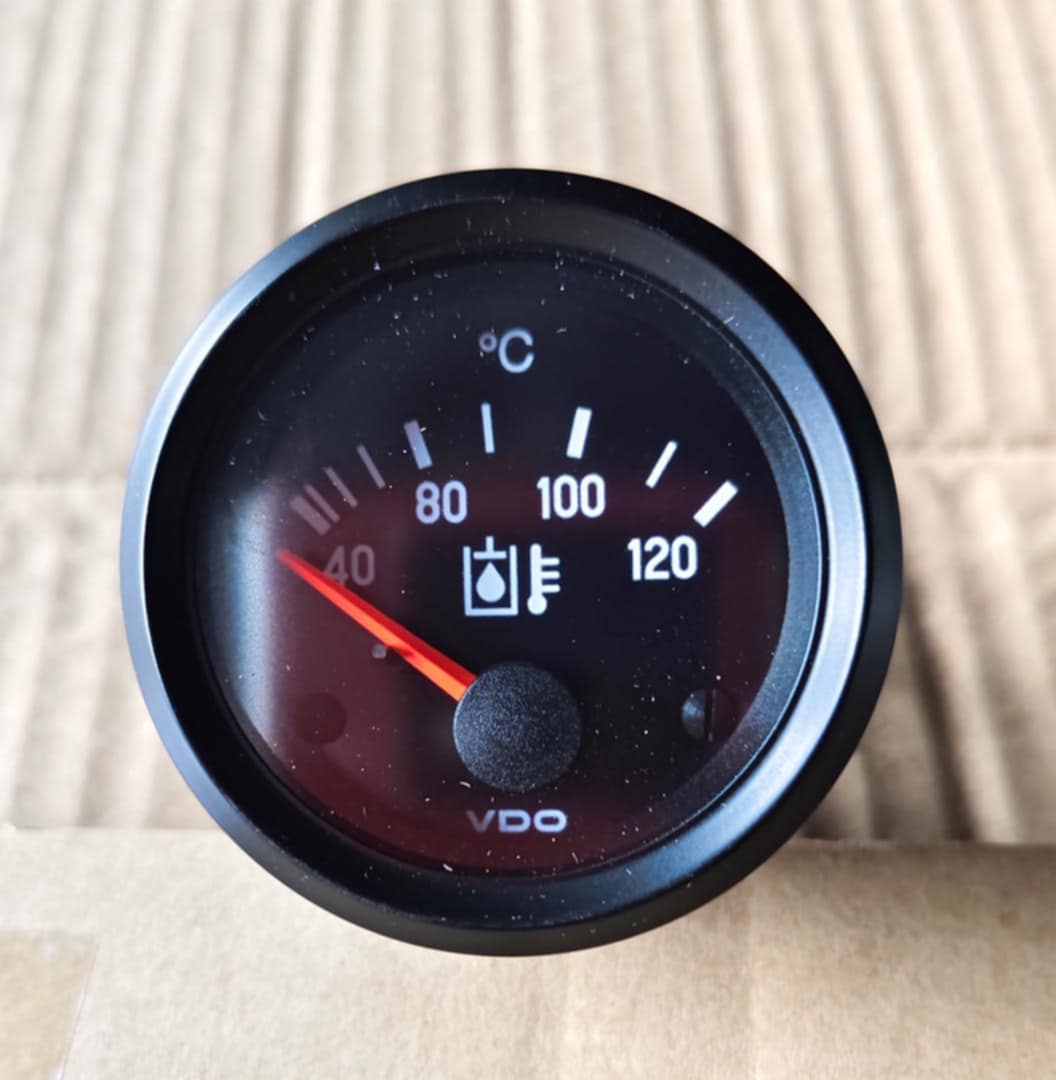 Sturdy VDO Temperature Indicator